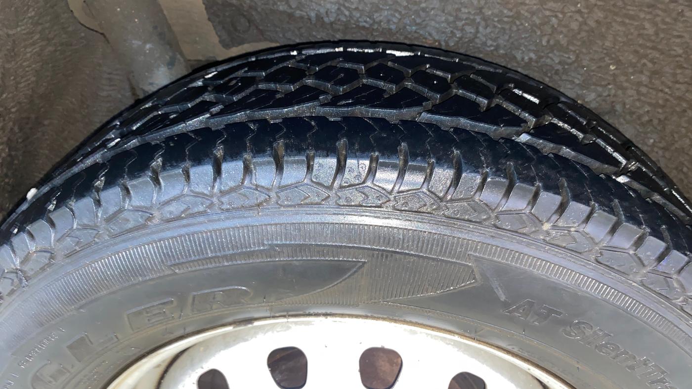 2019 Mahindra MARAZZO M2 7STR, Diesel, Manual, 1,41,255 km, Right Rear Tyre Tread