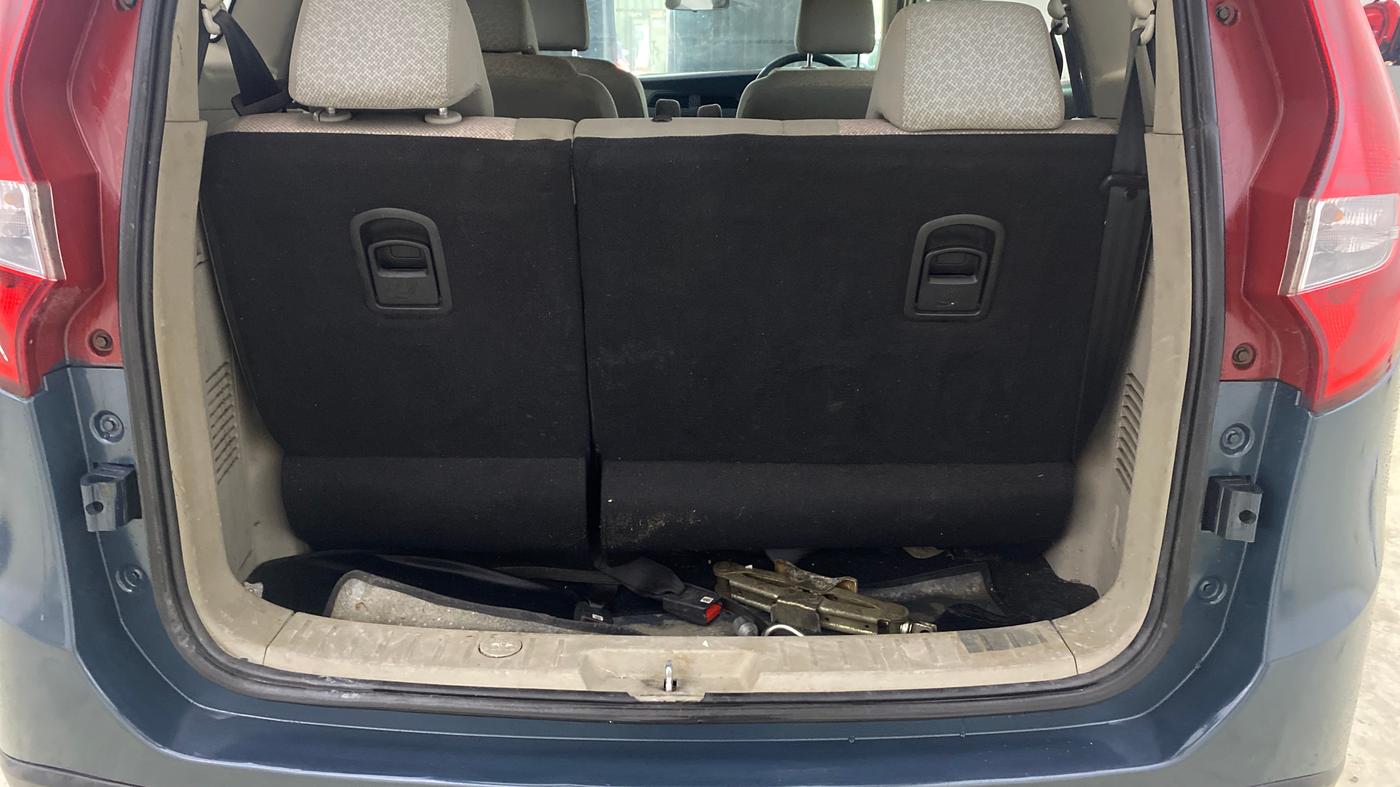 2019 Mahindra MARAZZO M2 7STR, Diesel, Manual, 1,41,255 km, Boot Inside