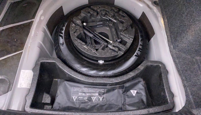 2017 Volkswagen Vento HIGHLINE PLUS TDI MT, Diesel, Manual, 38,676 km, Spare Tyre