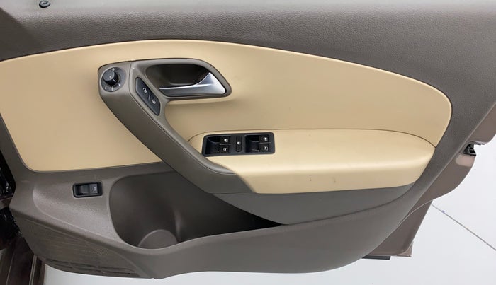 2017 Volkswagen Vento HIGHLINE PLUS TDI MT, Diesel, Manual, 38,676 km, Driver Side Door Panels Controls