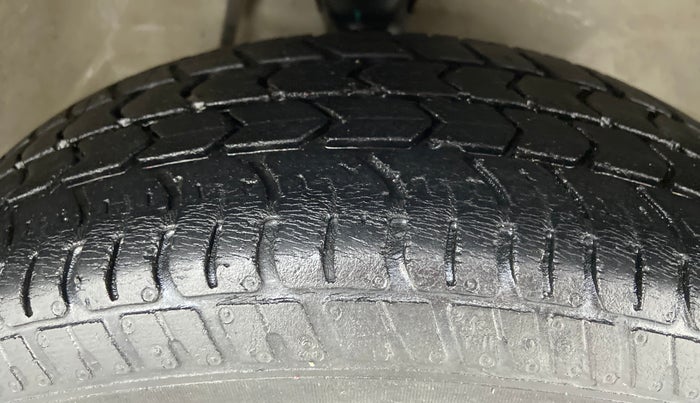 2018 Maruti Alto K10 VXI P, Petrol, Manual, 23,444 km, Right Front Tyre Tread