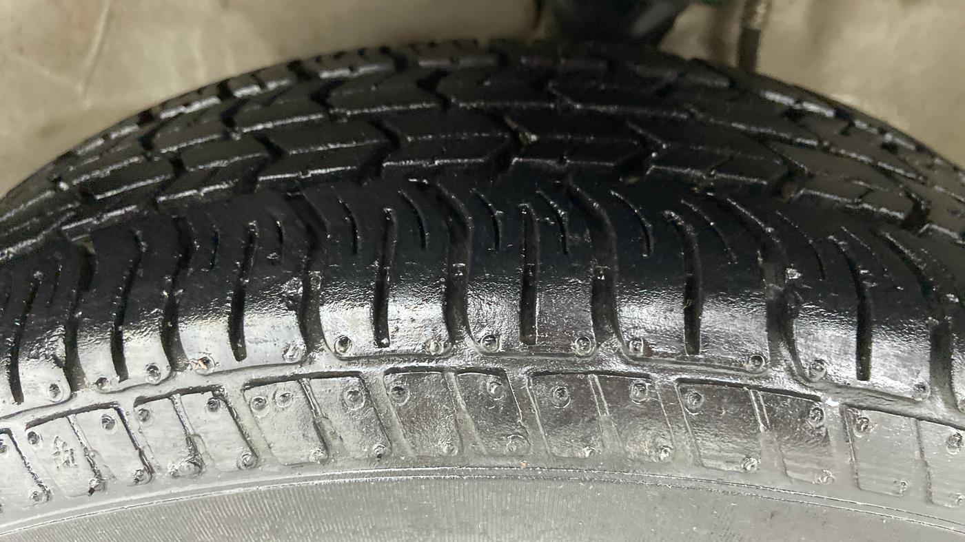 2018 Maruti Alto K10 VXI P, Petrol, Manual, 23,444 km, Left Front Tyre Tread