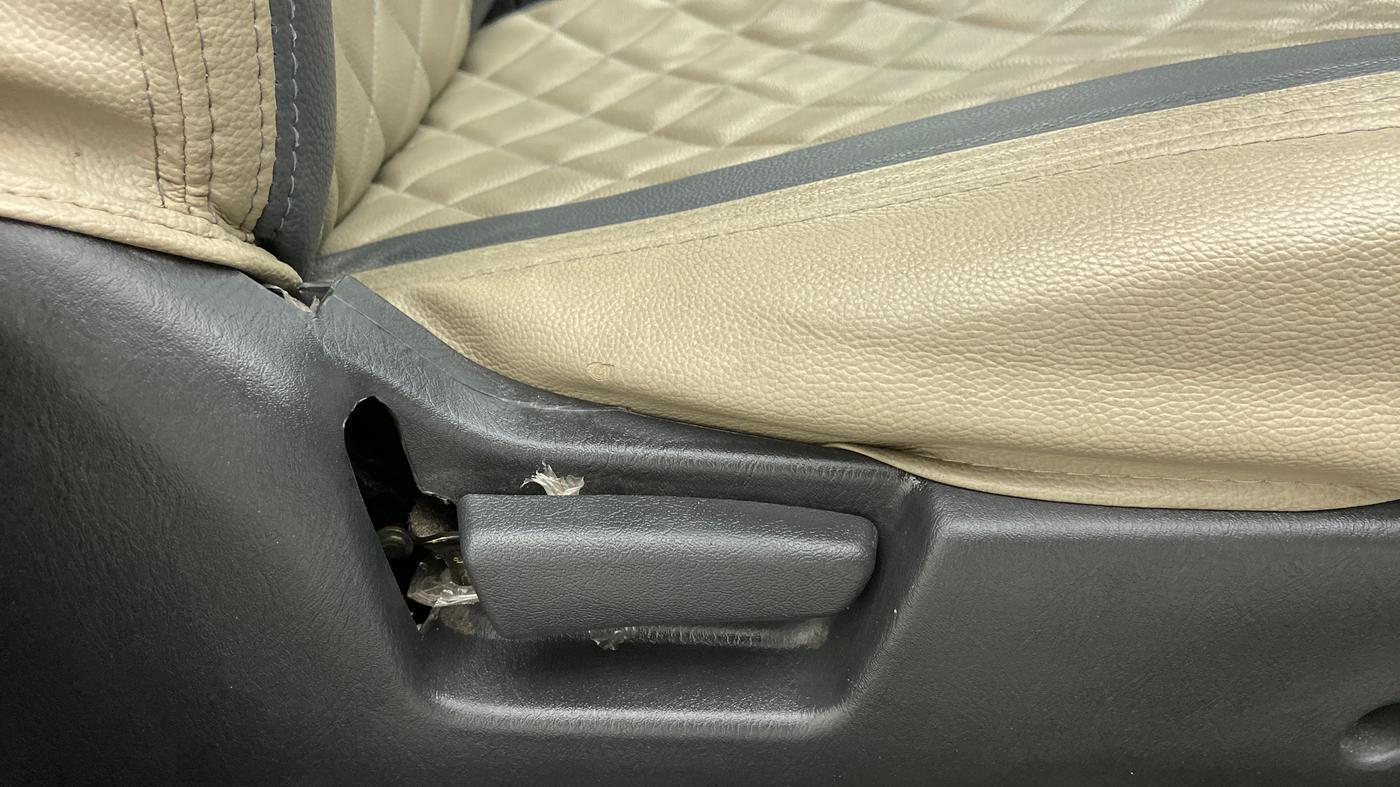 2018 Maruti Alto K10 VXI P, Petrol, Manual, 23,444 km, Driver Side Adjustment Panel