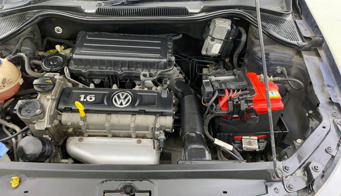 2015 Volkswagen Vento HIGHLINE 1.6 MPI, Petrol, Manual, 57,611 km, Engine View - Left