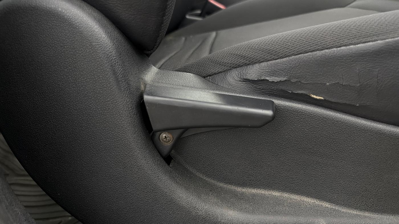 2017 Tata Tiago XT PETROL, Petrol, Manual, 54,084 km, Driver Side Adjustment Panel