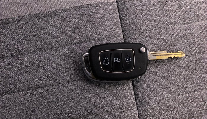 2021 Hyundai GRAND I10 NIOS SPORTZ 1.2 KAPPA VTVT, Petrol, Manual, 87,798 km, Key Close Up