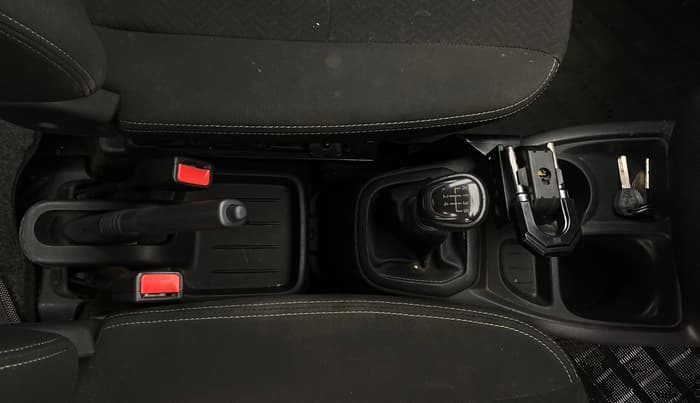 2019 Datsun Redi Go A, Petrol, Manual, 35,068 km, Gear Lever