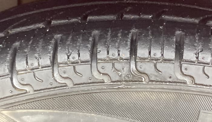2019 Datsun Redi Go A, Petrol, Manual, 35,068 km, Left Front Tyre Tread