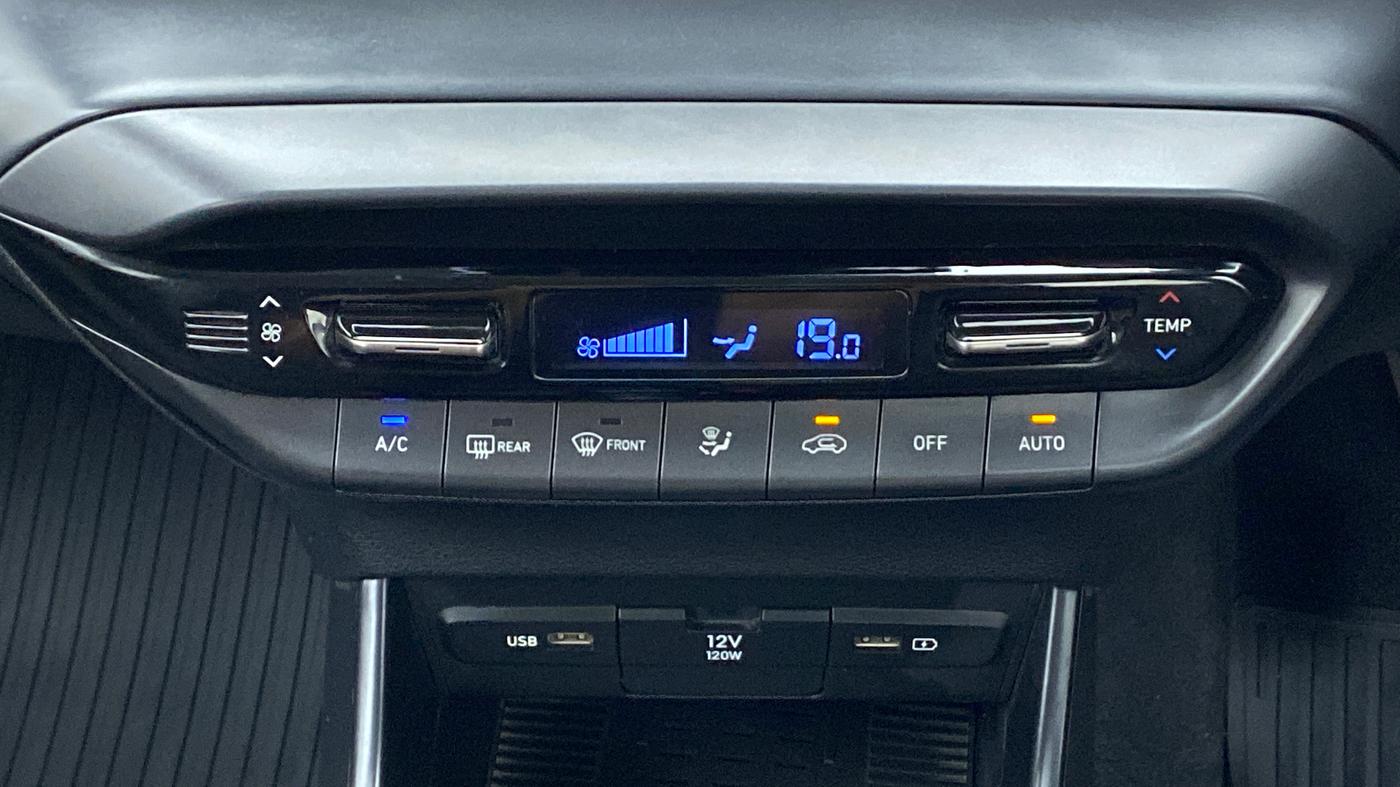 2020 Hyundai NEW I20 ASTA (O) 1.5 CRDI MT, Diesel, Manual, 21,125 km, Automatic Climate Control