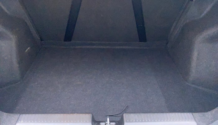 2018 Maruti Dzire ZXI, Petrol, Manual, 15,236 km, Boot inside view