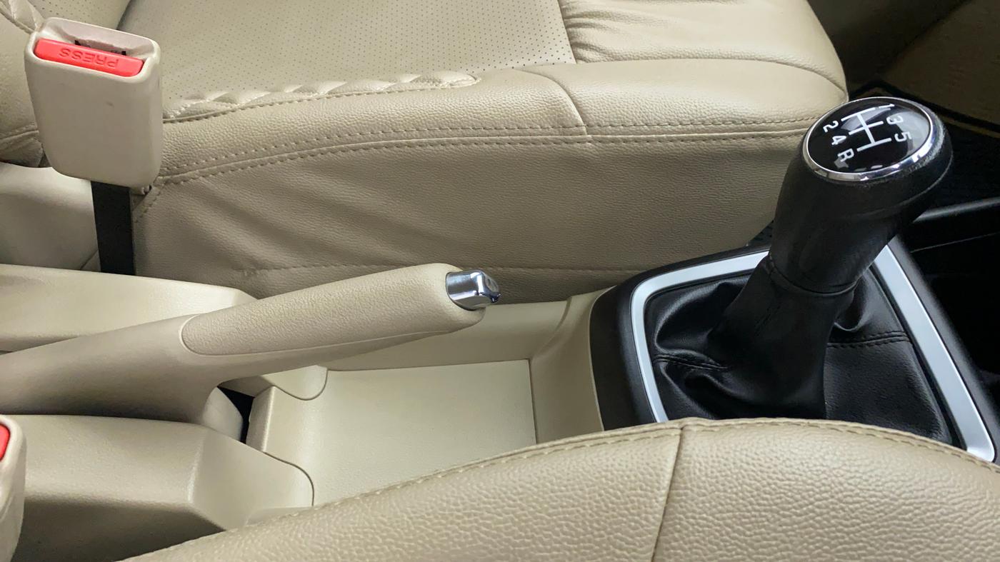 2018 Maruti Dzire ZXI, Petrol, Manual, 15,236 km, Gear Lever