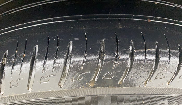 2021 Hyundai VENUE SX 1.0 TURBO, Petrol, Manual, 41,783 km, Left Rear Tyre Tread