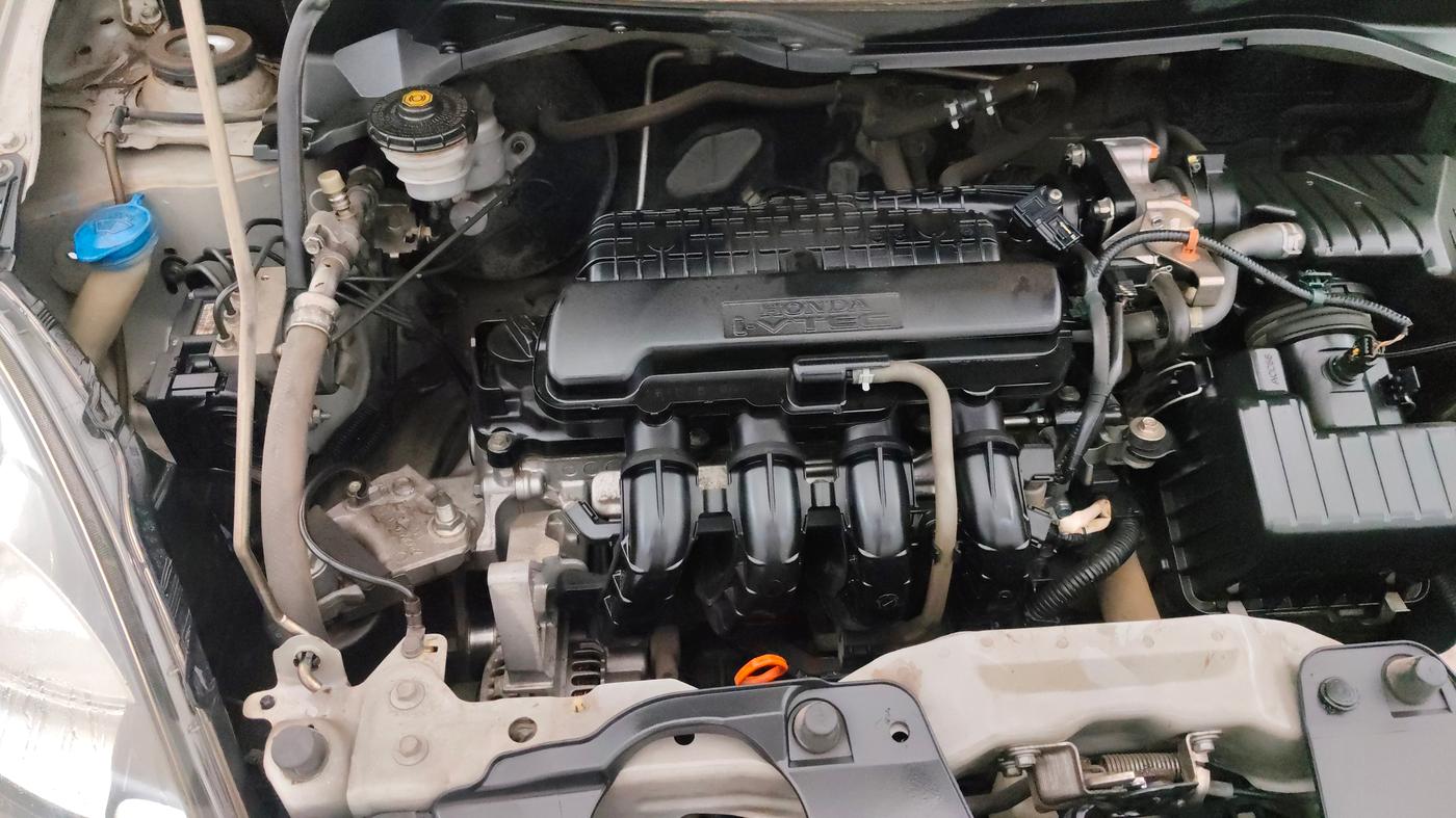 2015 Honda Brio VX AT, Petrol, Automatic, 52,466 km, Engine View - Right