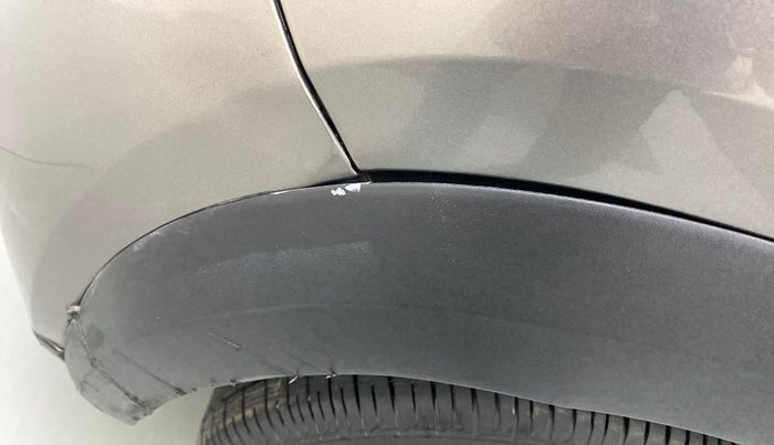 2016 Renault Kwid RXT, Petrol, Manual, 60,749 km, Left fender - Cladding has minor damage