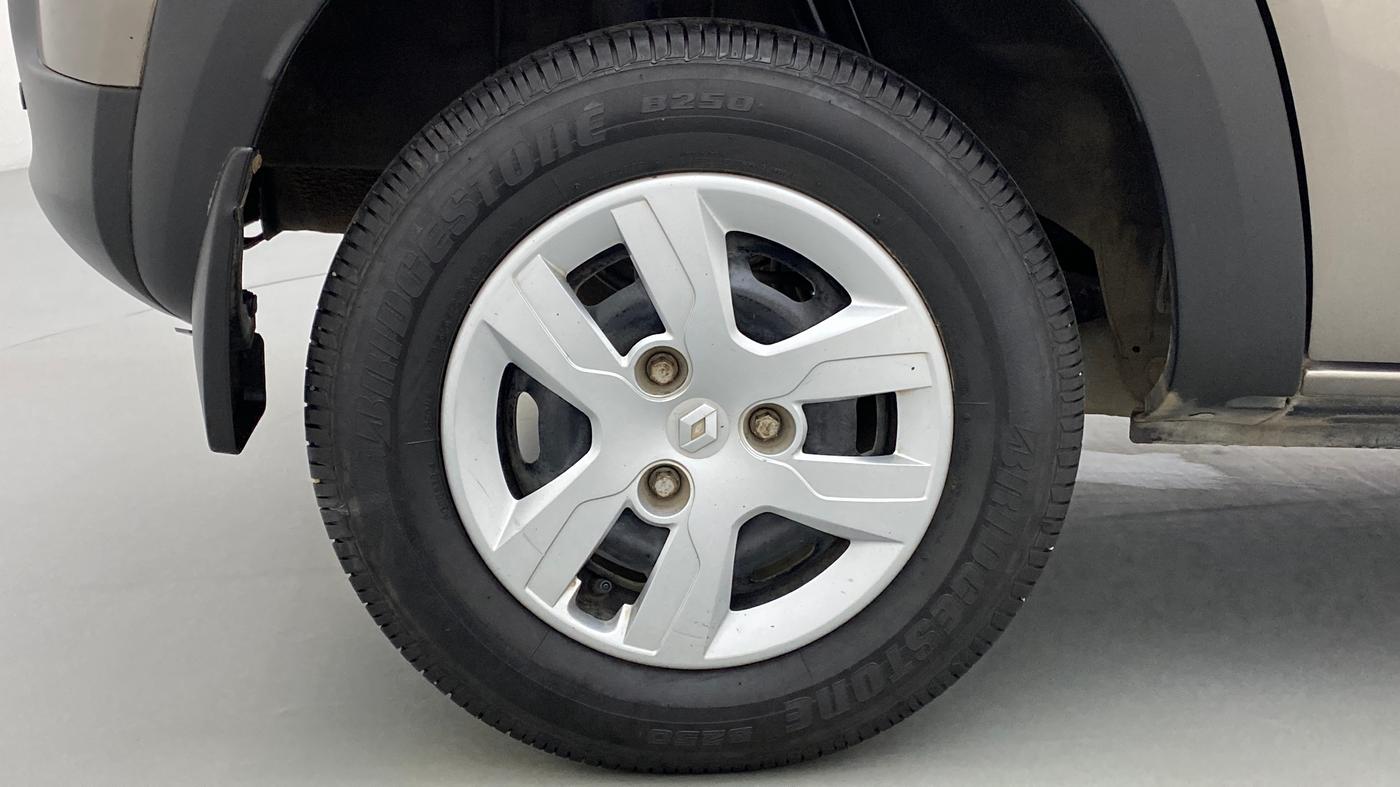 2016 Renault Kwid RXT, Petrol, Manual, 60,749 km, Right Rear Wheel