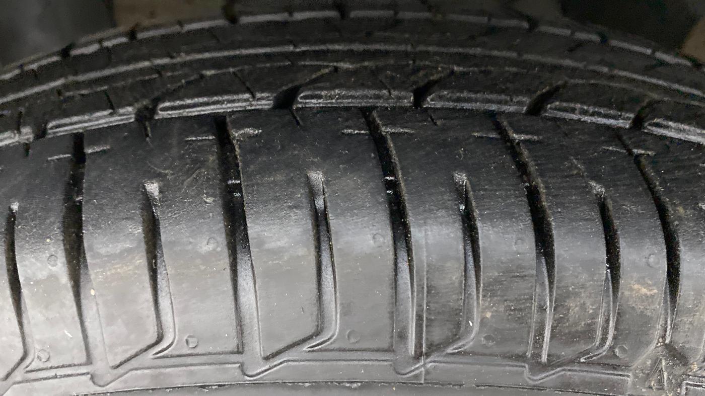2016 Renault Kwid RXT, Petrol, Manual, 60,749 km, Left Front Tyre Tread