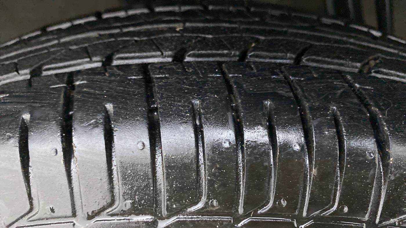 2016 Renault Kwid RXT, Petrol, Manual, 60,749 km, Right Rear Tyre Tread