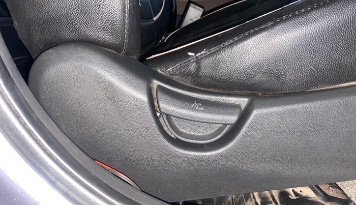 2017 Hyundai Grand i10 SPORTZ 1.2 KAPPA VTVT, CNG, Manual, 1,07,596 km, Driver Side Adjustment Panel