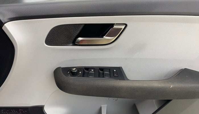 2020 Tata ALTROZ XZ DIESEL, Diesel, Manual, 1,10,054 km, Driver Side Door Panels Control