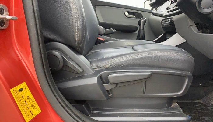 2020 Tata ALTROZ XZ DIESEL, Diesel, Manual, 1,10,054 km, Driver Side Adjustment Panel