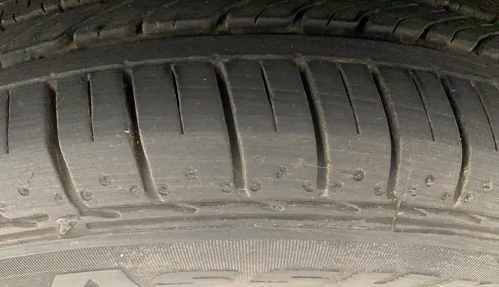 2022 KIA SELTOS HTK PLUS 1.5 IMT, Petrol, Manual, 7,700 km, Left Front Tyre Tread