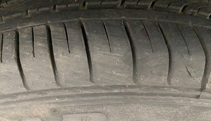2022 KIA SELTOS HTK PLUS 1.5 IMT, Petrol, Manual, 7,700 km, Right Front Tyre Tread