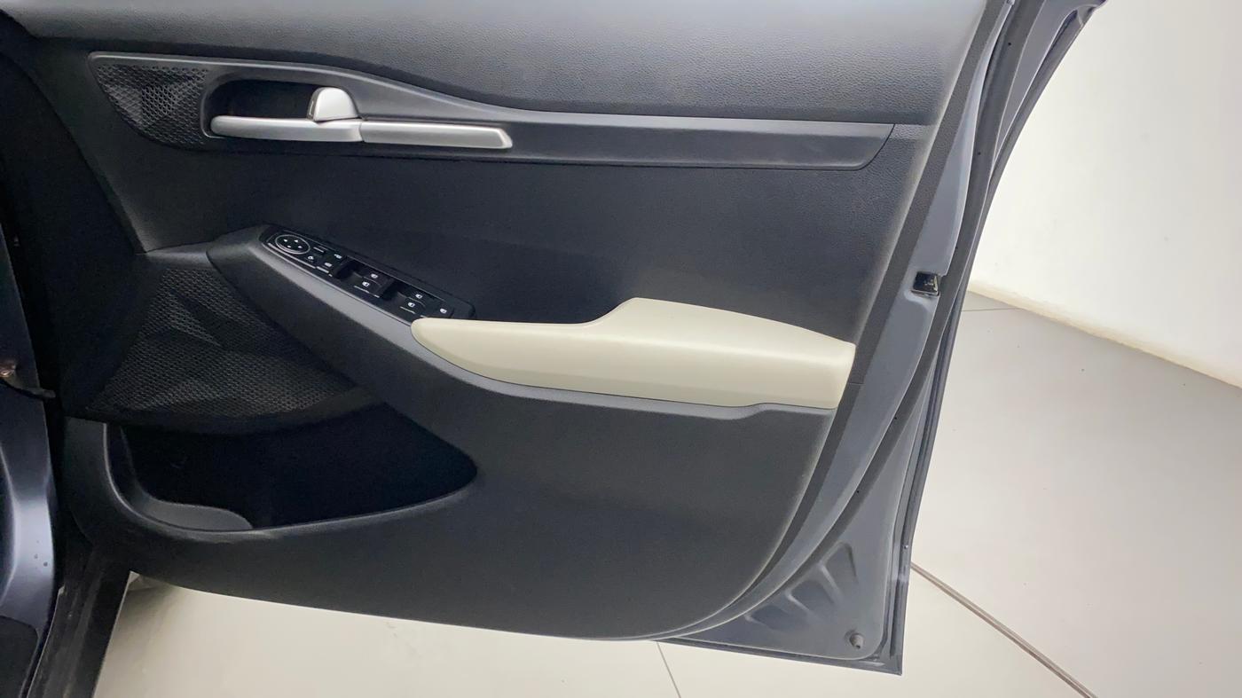 2022 KIA SELTOS HTK PLUS 1.5 IMT, Petrol, Manual, 7,700 km, Driver Side Door Panels Control