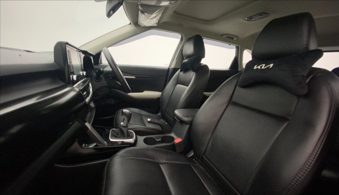 2022 KIA SELTOS HTK PLUS 1.5 IMT, Petrol, Manual, 7,700 km, Right Side Front Door Cabin