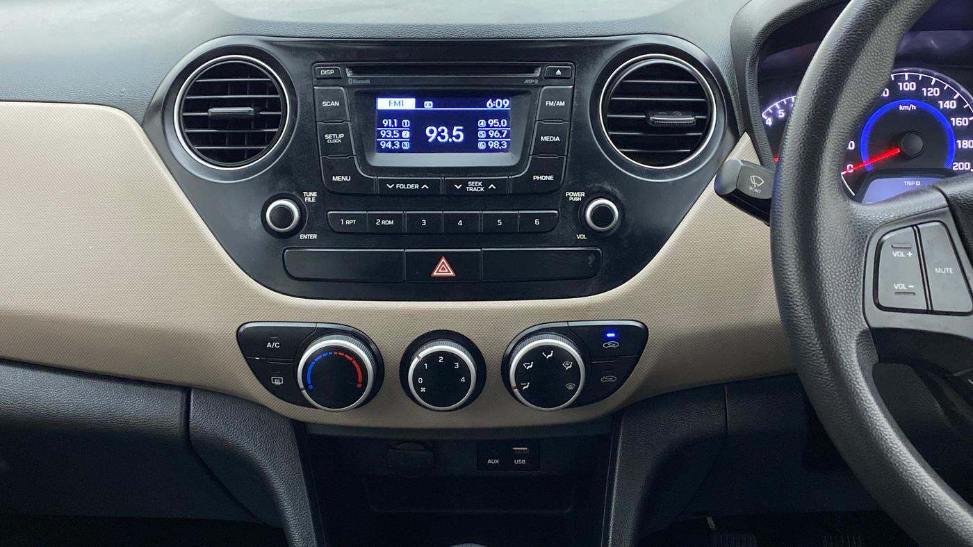2016 Hyundai Grand i10 SPORTZ 1.2 KAPPA VTVT, Petrol, Manual, 31,348 km, Air Conditioner