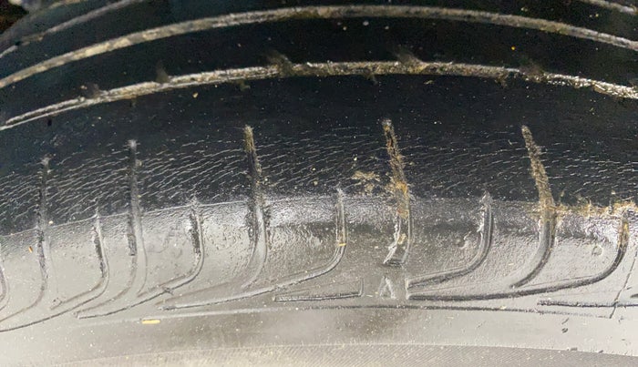 2017 Toyota Etios Liva VX, Petrol, Manual, 46,377 km, Left Rear Tyre Tread