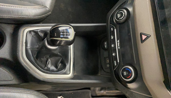 2015 Hyundai Creta SX (O) 1.6 DIESEL, Diesel, Manual, 1,36,382 km, Gear Lever