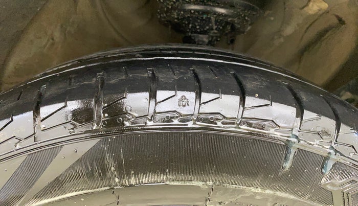 2015 Hyundai Creta SX (O) 1.6 DIESEL, Diesel, Manual, 1,36,382 km, Right Front Tyre Tread