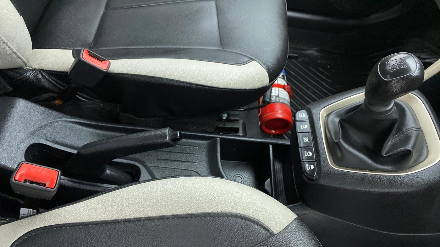 2020 Hyundai NEW SANTRO 1.1 MAGNA CNG MT, CNG, Manual, 61,770 km, Gear Lever