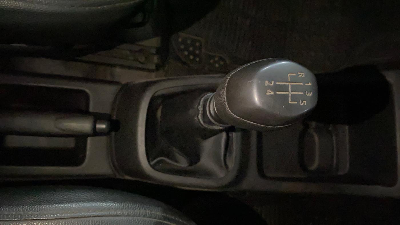 2017 Renault Kwid RXL 1.0, Petrol, Manual, 63,025 km, Gear Lever
