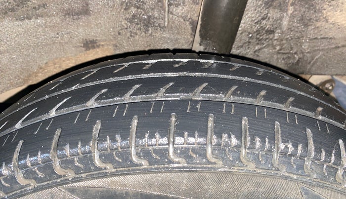 2017 Renault Kwid RXL 1.0, Petrol, Manual, 63,116 km, Left Rear Tyre Tread