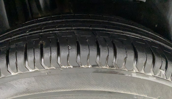 2019 Maruti Dzire VXI, Petrol, Manual, 18,628 km, Right Rear Tyre Tread