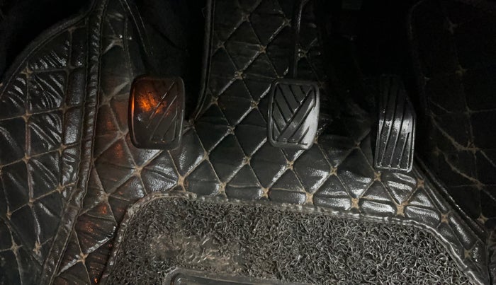 2021 Maruti Baleno ZETA PETROL 1.2, Petrol, Manual, 55,307 km, Pedals