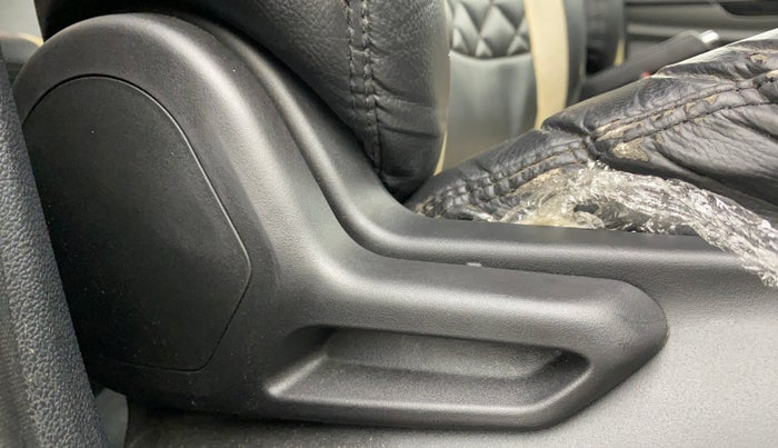 2020 Tata Tiago XZ PETROL, Petrol, Manual, 34,406 km, Driver Side Adjustment Panel
