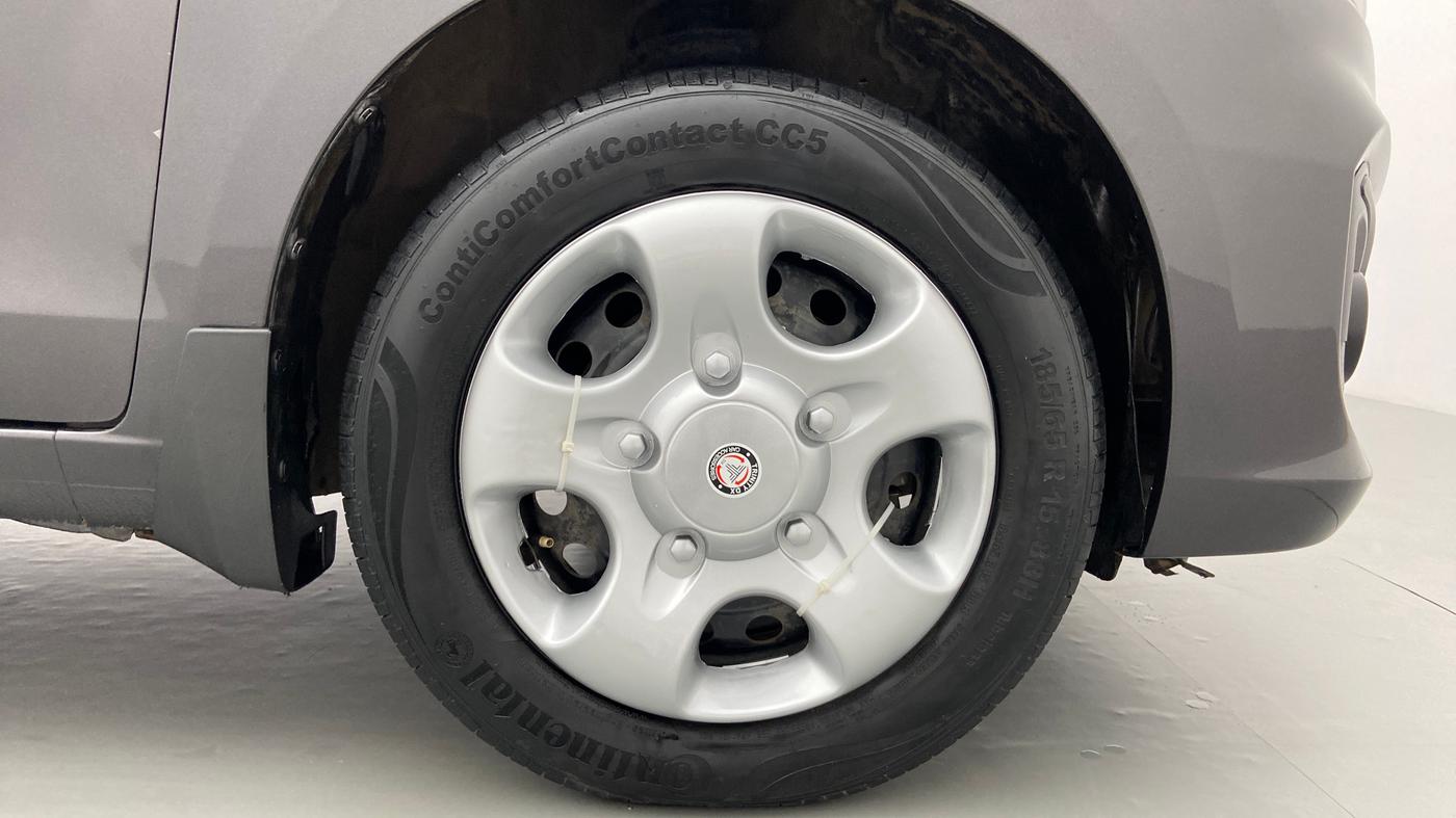 2016 Maruti Ertiga VDI SHVS, Diesel, Manual, 86,747 km, Right Front Wheel