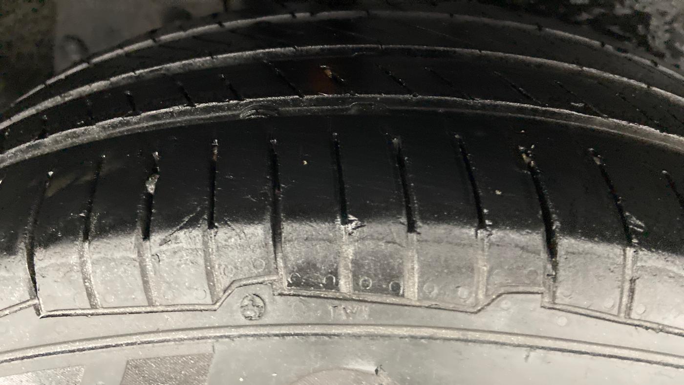 2016 Maruti Ertiga VDI SHVS, Diesel, Manual, 86,747 km, Left Rear Tyre Tread