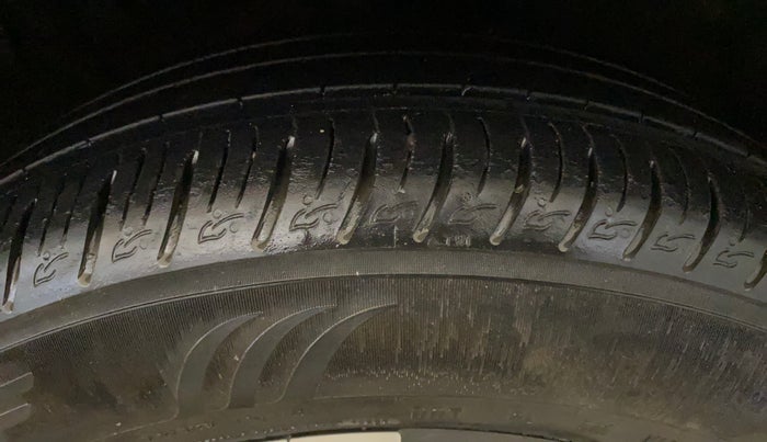 2022 KIA SONET HTX 1.0 IMT, Petrol, Manual, 29,354 km, Right Front Tyre Tread