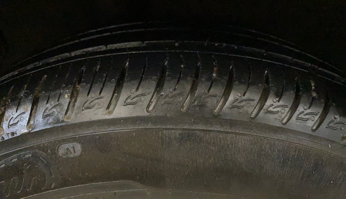 2022 KIA SONET HTX 1.0 IMT, Petrol, Manual, 29,354 km, Right Rear Tyre Tread