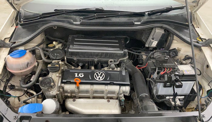 2012 Volkswagen Vento HIGHLINE PETROL AT, Petrol, Automatic, 1,12,420 km, Engine View