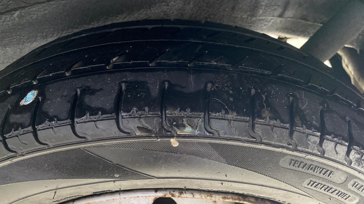 2016 Maruti Wagon R 1.0 LXI CNG, CNG, Manual, 84,883 km, Left Rear Tyre Tread