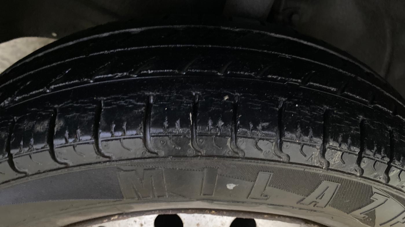 2016 Maruti Wagon R 1.0 LXI CNG, CNG, Manual, 84,883 km, Left Front Tyre Tread
