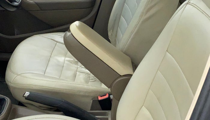 2015 Skoda Rapid 1.5 TDI MT AMBITION, Diesel, Manual, 58,131 km, Driver seat - Armrest has minor damage