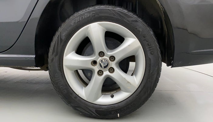 2015 Skoda Rapid 1.5 TDI MT AMBITION, Diesel, Manual, 58,131 km, Left Rear Wheel