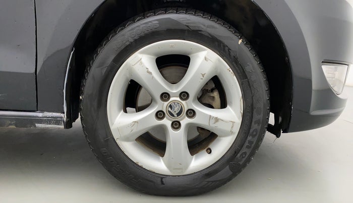 2015 Skoda Rapid 1.5 TDI MT AMBITION, Diesel, Manual, 58,131 km, Right Front Wheel