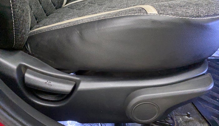 2016 Hyundai Xcent SX 1.2, Petrol, Manual, 28,808 km, Driver Side Adjustment Panel