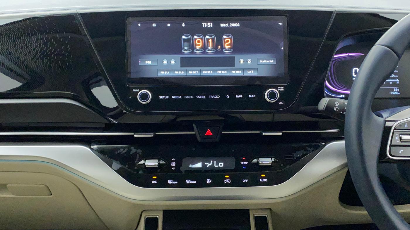 2022 KIA CARENS LUXURY PLUS 1.4 PETROL 6 STR, Petrol, Manual, 12,032 km, Air Conditioner
